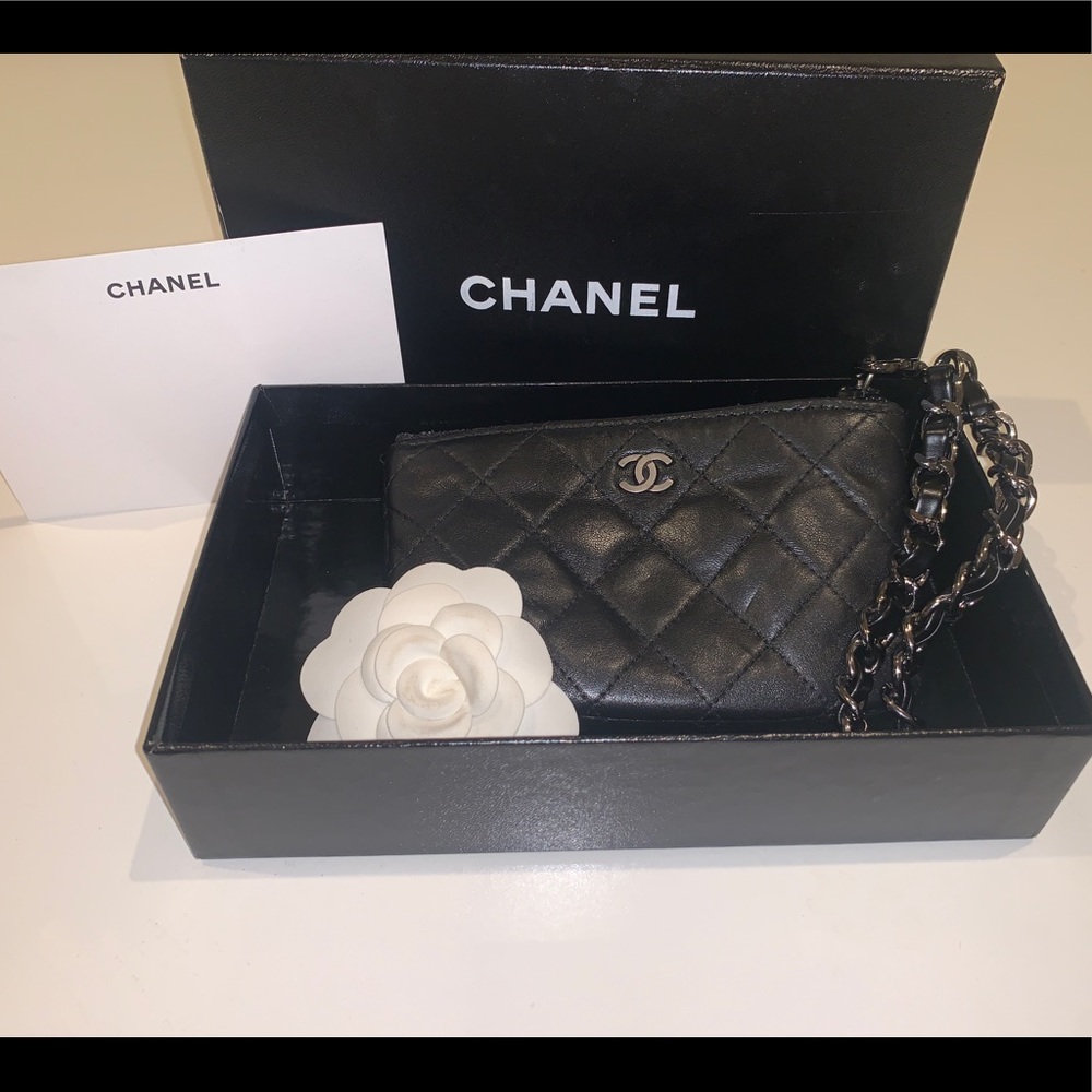 Chanel Matalasse Wristlet - Picture 3 of 11